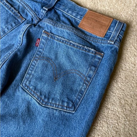 Levi’s wedgie jeans with distressing medium wash size 28 - Picture 4 of 10